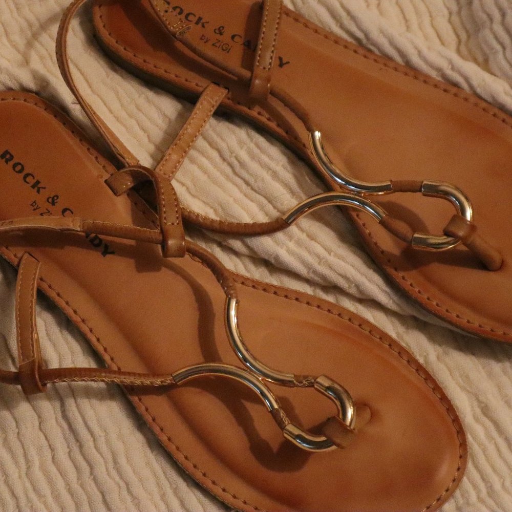 Rock & Candy Tan and Gold Sandals 7.5